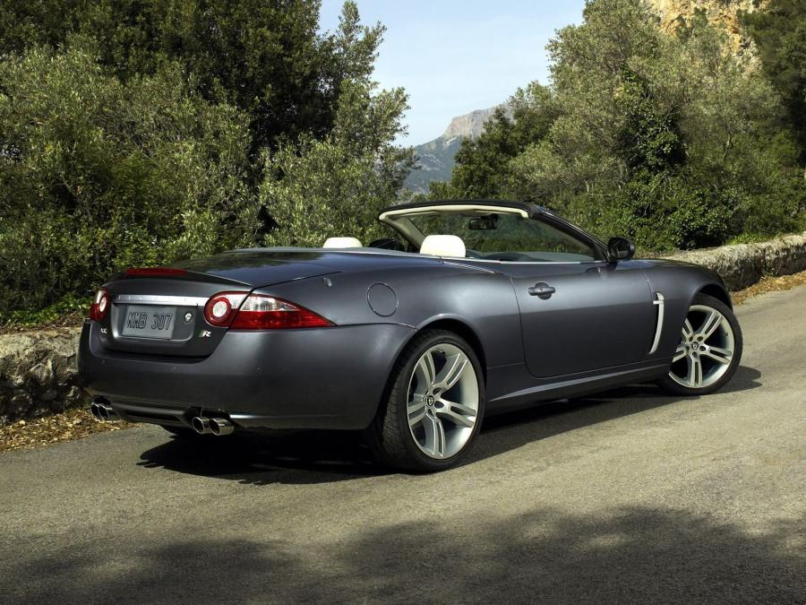  Jaguar XKR Convertible 2007 года  (фото 35 из 52)